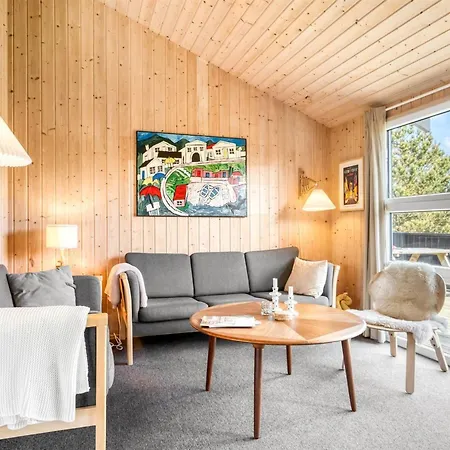 Semesterbostad Elisenda - 1km From The Sea By Interhome