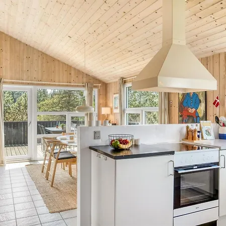 Elisenda - 1km From The Sea By Interhome Semesterbostad