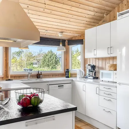 Elisenda - 1km From The Sea By Interhome Semesterbostad