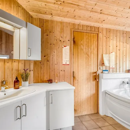Elisenda - 1km From The Sea By Interhome Semesterbostad