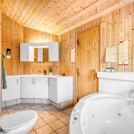 Elisenda - 1km From The Sea By Interhome Semesterbostad *